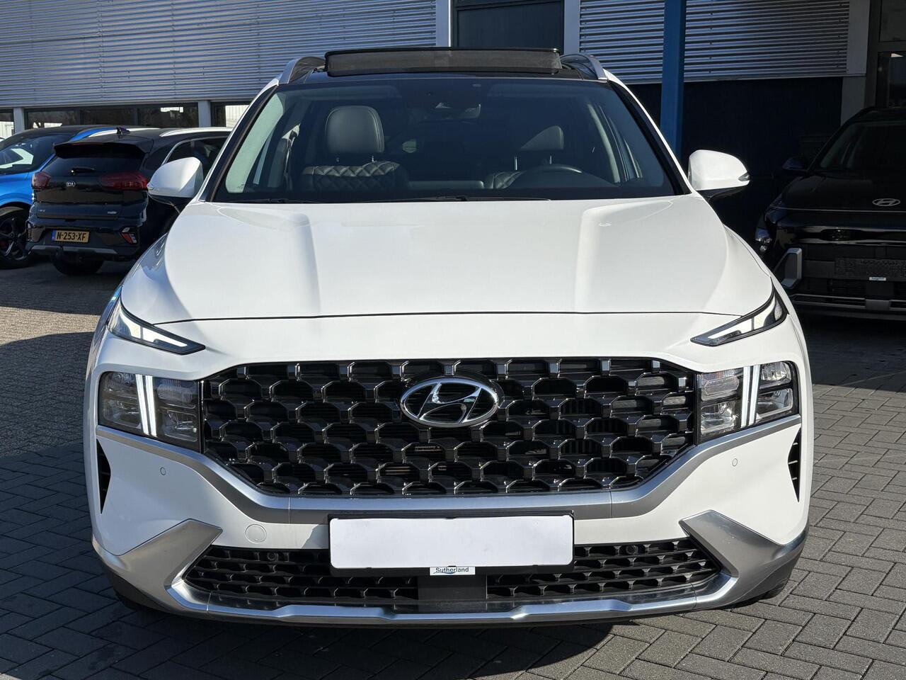 Hyundai SANTA FE 1.6 T-GDI PHEV Premium Sky 7p. | Afneembare trekhaak | Panoramadak | Stoelverwarming | Adaptive cruise control | Camera | KRELL