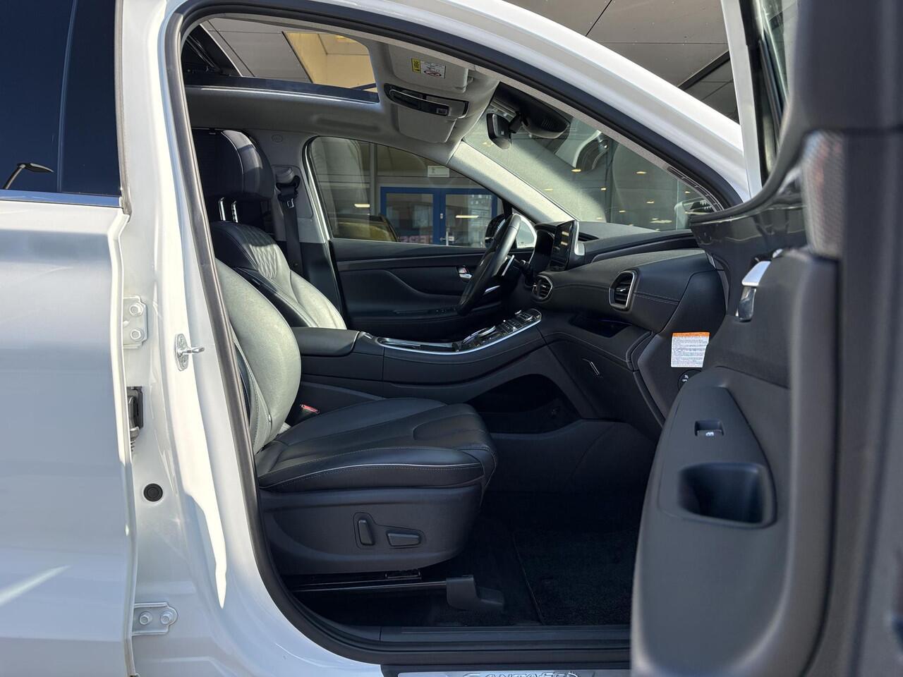 Hyundai SANTA FE 1.6 T-GDI PHEV Premium Sky 7p. | Afneembare trekhaak | Panoramadak | Stoelverwarming | Adaptive cruise control | Camera | KRELL