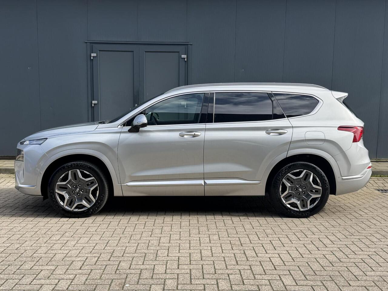 Hyundai SANTA FE 1.6 T-GDI PHEV Plug-in Premium Plus Sky Automaat / Apple Carplay Android Auto / HUD / Trekgewicht 1350 kg / Glazen schuif- en kanteldak / Elektrische achterklep / Rondomzicht camera / Adaptief CC /