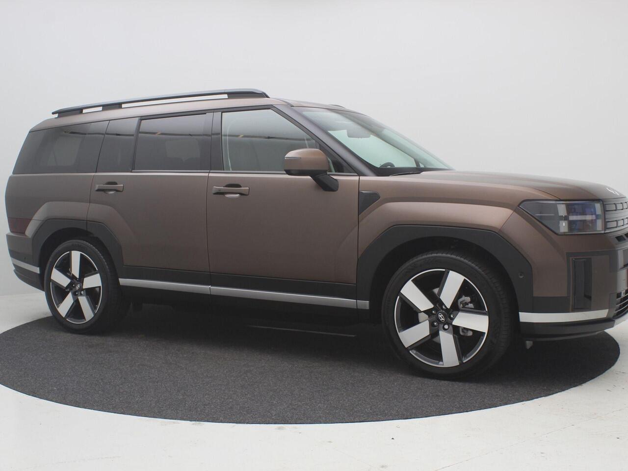 Hyundai SANTA FE 1.6 T-GDI HEV Premium 7-Persoons / Trekhaak Afneembaar / Leder / Stoelverkoeling & Verwarming / 360 Camera / Adaptive Cruise Control / HUD Display / NL Auto / Full Option