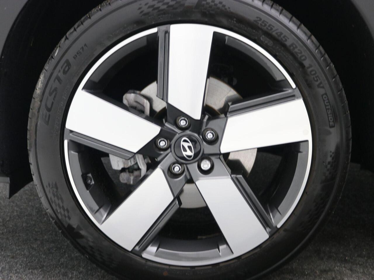 Hyundai SANTA FE 1.6 T-GDI HEV Premium 7-Persoons / Trekhaak Afneembaar / Leder / Stoelverkoeling & Verwarming / 360 Camera / Adaptive Cruise Control / HUD Display / NL Auto / Full Option