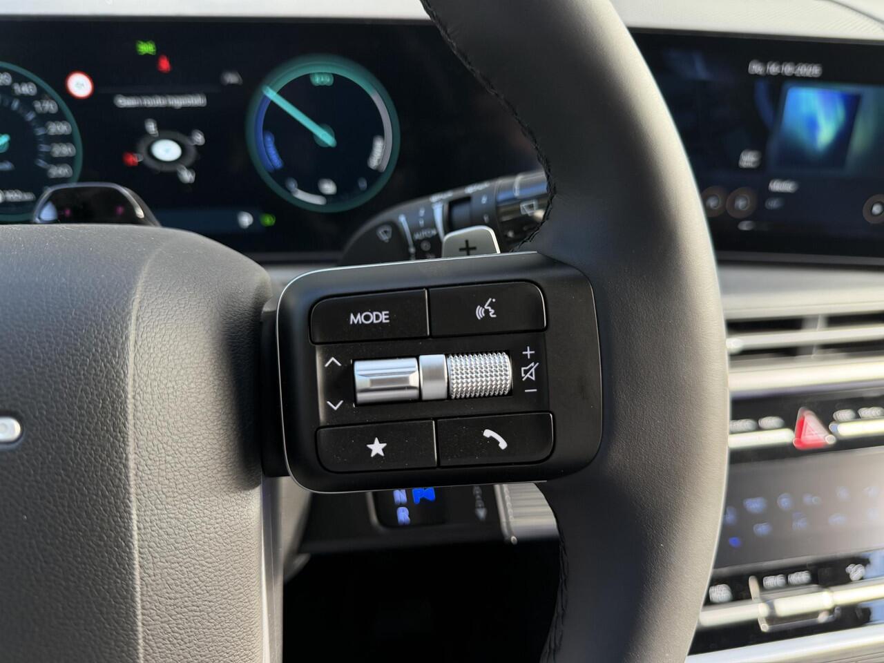 Hyundai SANTA FE 1.6 T-GDI HEV Premium 7p. / ¤7500,- Inruilvoordeel In Prijs Verrekend / Rijklaarprijs / Direct Leverbaar / Nieuw uit Voorraad /