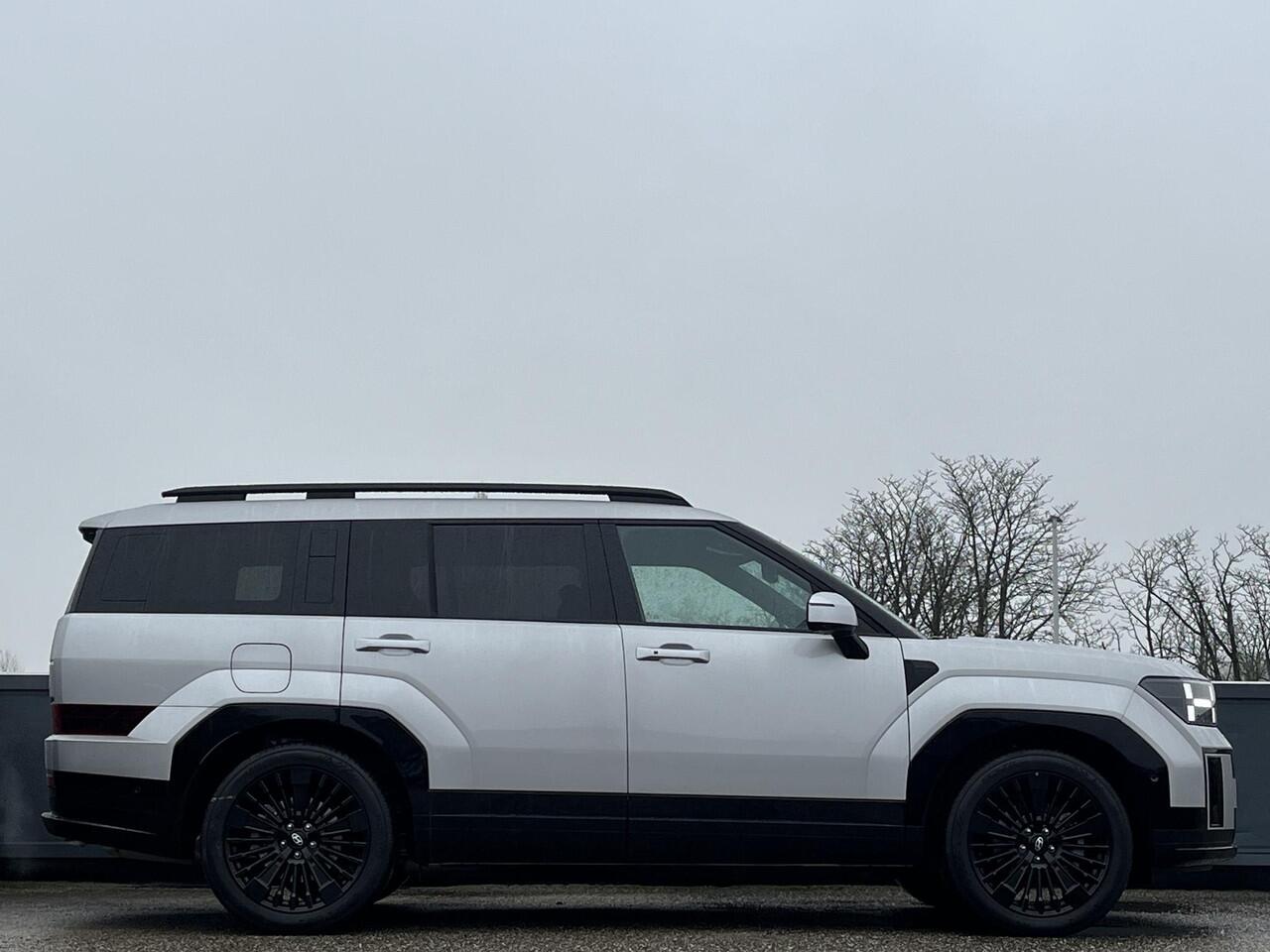 Hyundai SANTA FE 1.6 T-GDI PHEV Black Line 4WD 7p. | Lederen bekleding incl memory | Black Pack | Blind-spot View Monitor | 20'' lmv Dark tone lmv | Bose |