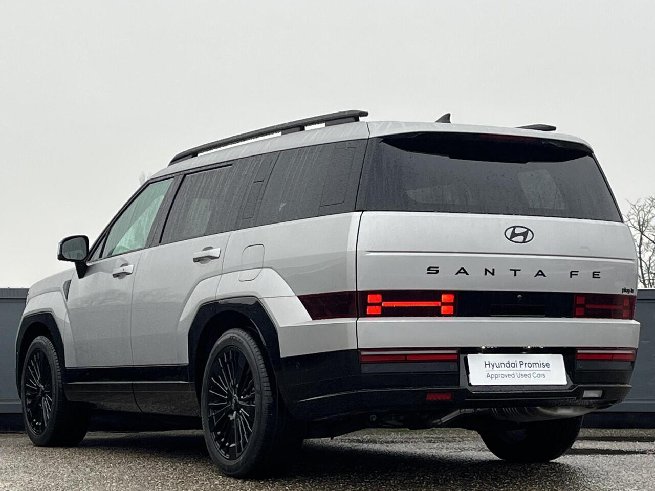 Hyundai SANTA FE 1.6 T-GDI PHEV Black Line 4WD 7p. | Lederen bekleding incl memory | Black Pack | Blind-spot View Monitor | 20'' lmv Dark tone lmv | Bose |