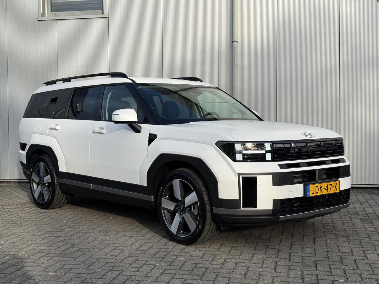 Hyundai SANTA FE 1.6 T-GDI PHEV Premium Plus 4WD 7p. / Stoelkoeling / Stuur- & Stoelverwarming / BOSE Audio / Zwart Leder / NL Auto /