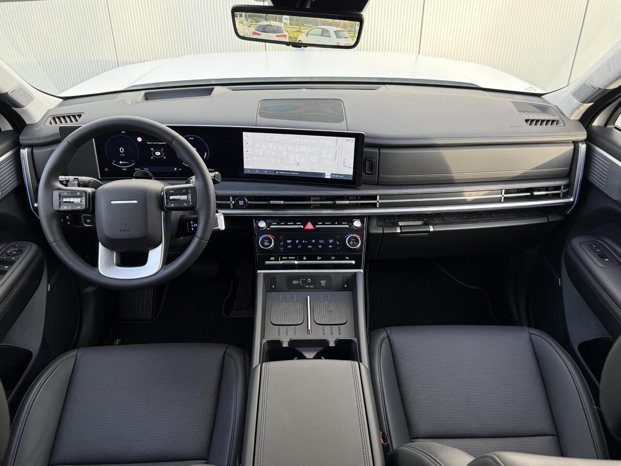 Hyundai SANTA FE 1.6 T-GDI PHEV Premium Plus 4WD 7p. / Stoelkoeling / Stuur- & Stoelverwarming / BOSE Audio / Zwart Leder / NL Auto /