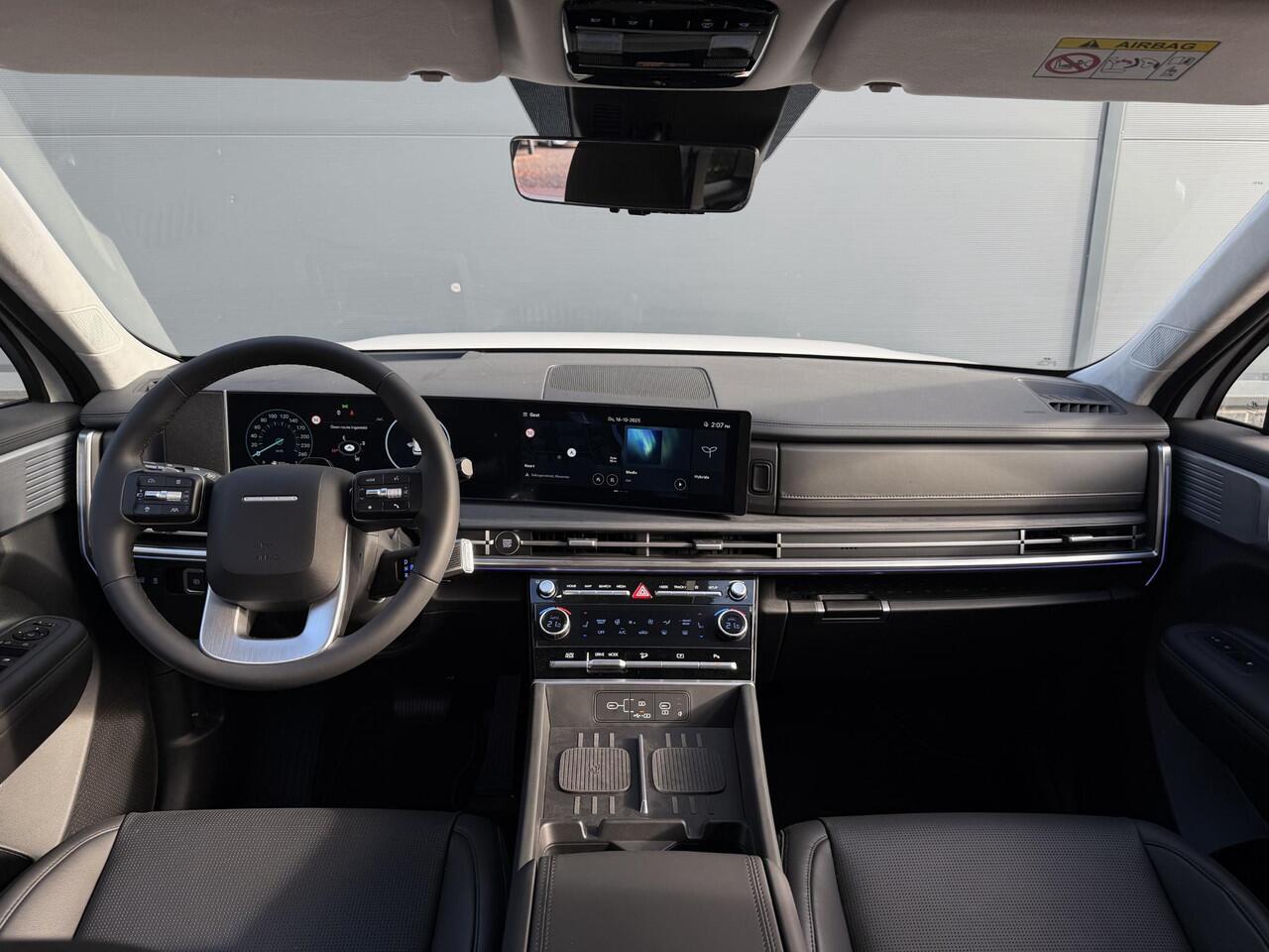 Hyundai SANTA FE 1.6 T-GDI HEV Premium 7p. / ¤9400,- Voordeel / Nieuw op Voorraad / Ledere Bekleding / 7 Persoons / Vol Uitgerust met Opties / Adaptive Cruise / Elektrische Stoelen met Memory /