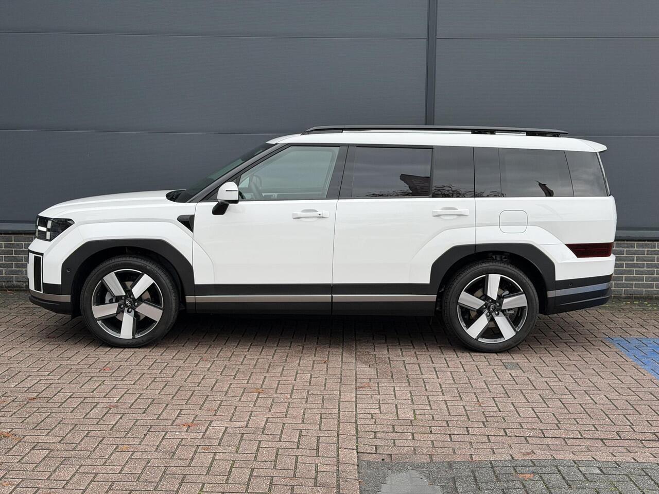 Hyundai SANTA FE 1.6 T-GDI HEV Premium 7p. / ¤9400,- Voordeel / Nieuw op Voorraad / Ledere Bekleding / 7 Persoons / Vol Uitgerust met Opties / Adaptive Cruise / Elektrische Stoelen met Memory /