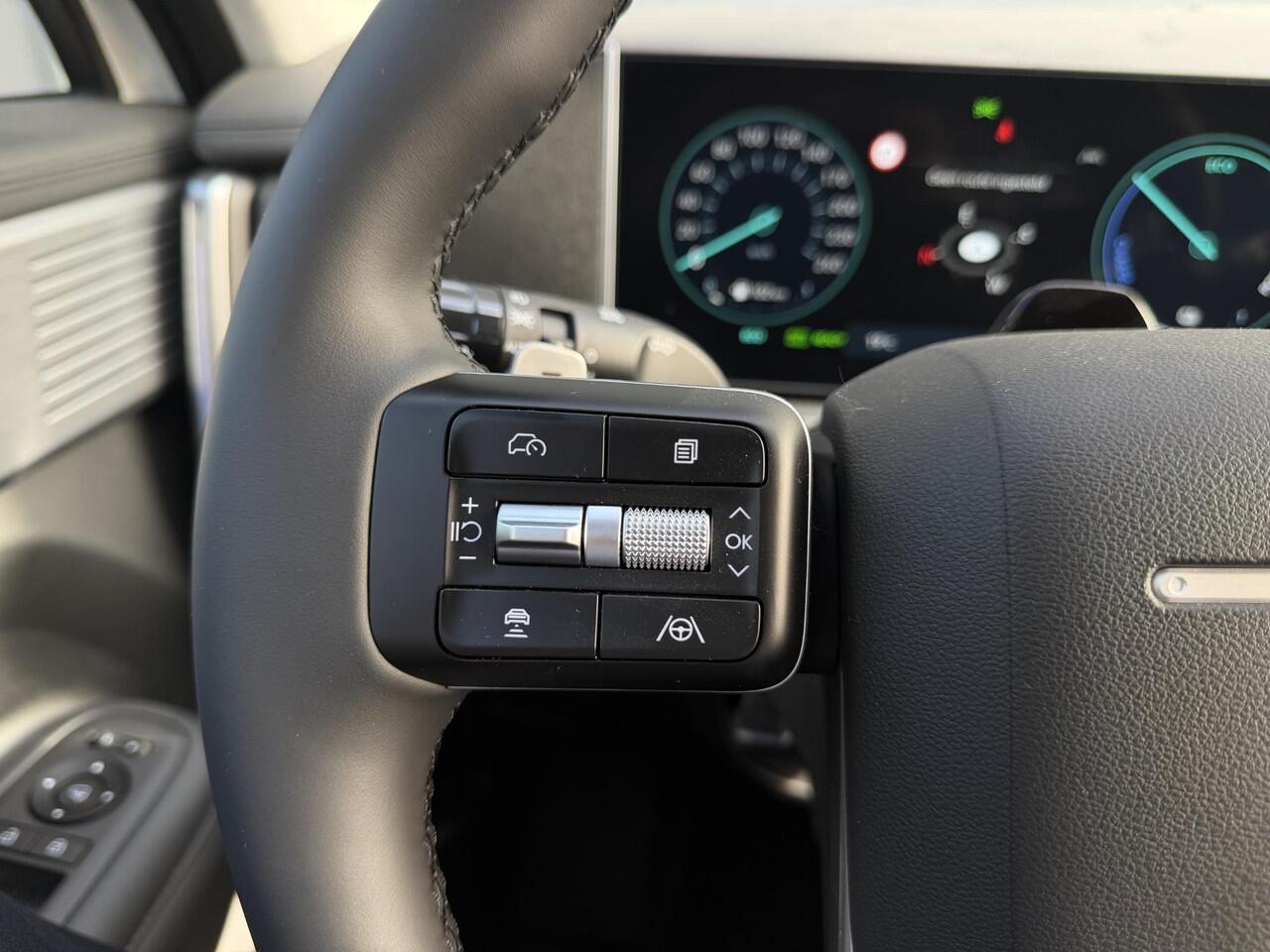 Hyundai SANTA FE 1.6 T-GDI HEV Premium 7p. / ¤9400,- Voordeel / Nieuw op Voorraad / Ledere Bekleding / 7 Persoons / Vol Uitgerust met Opties / Adaptive Cruise / Elektrische Stoelen met Memory /