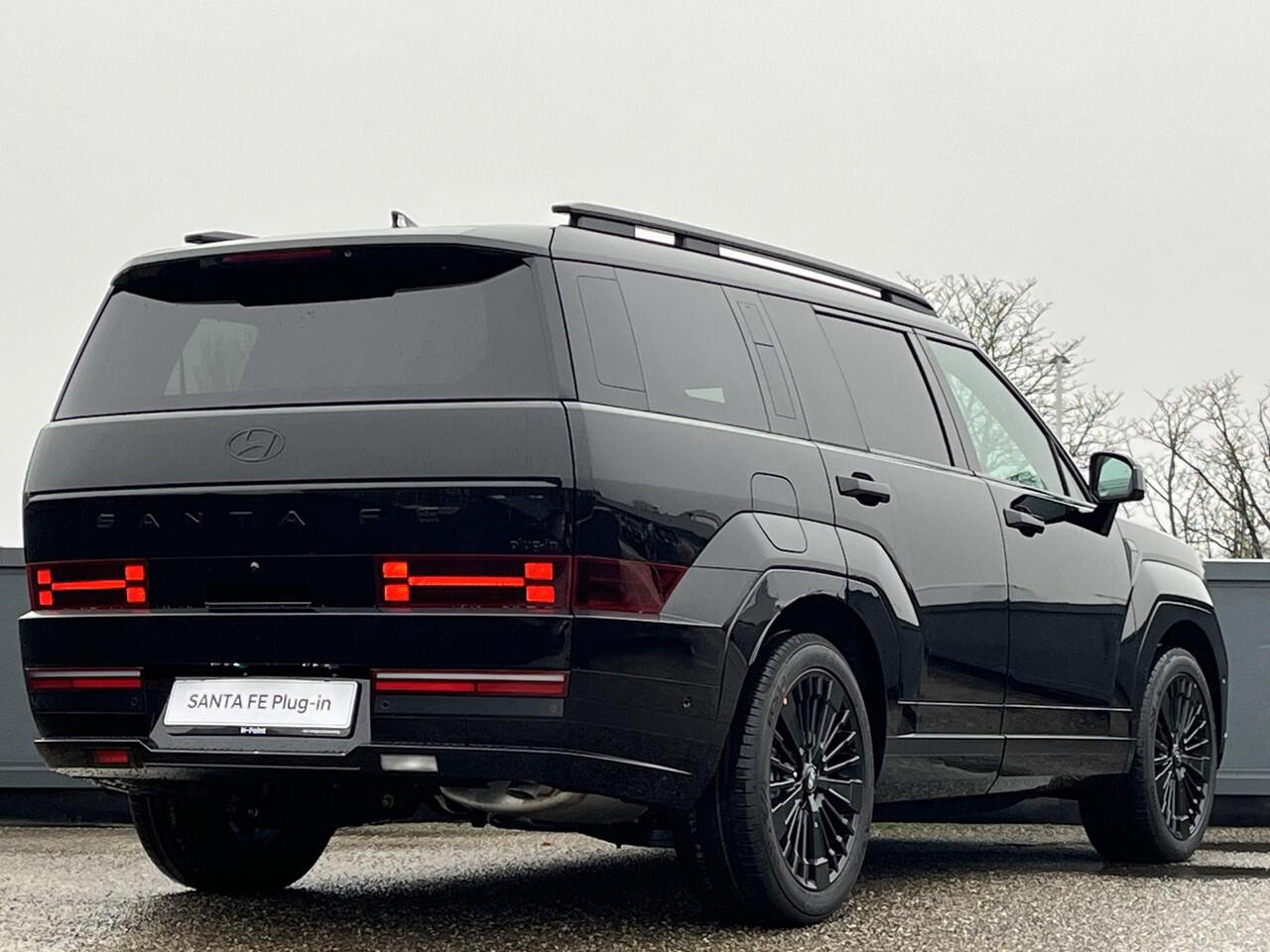 Hyundai SANTA FE Black Line 1.6 T-GDI PHEV 252pk 4WD | 7-PERSOONS | LEDEREN BEKLEDING INCL MEMORY | BLACK PACK | BLIND-SPOT VIEW MONITOR | 20'' LMV DARK TONE LM-VELGEN | BOSE AUDIO |