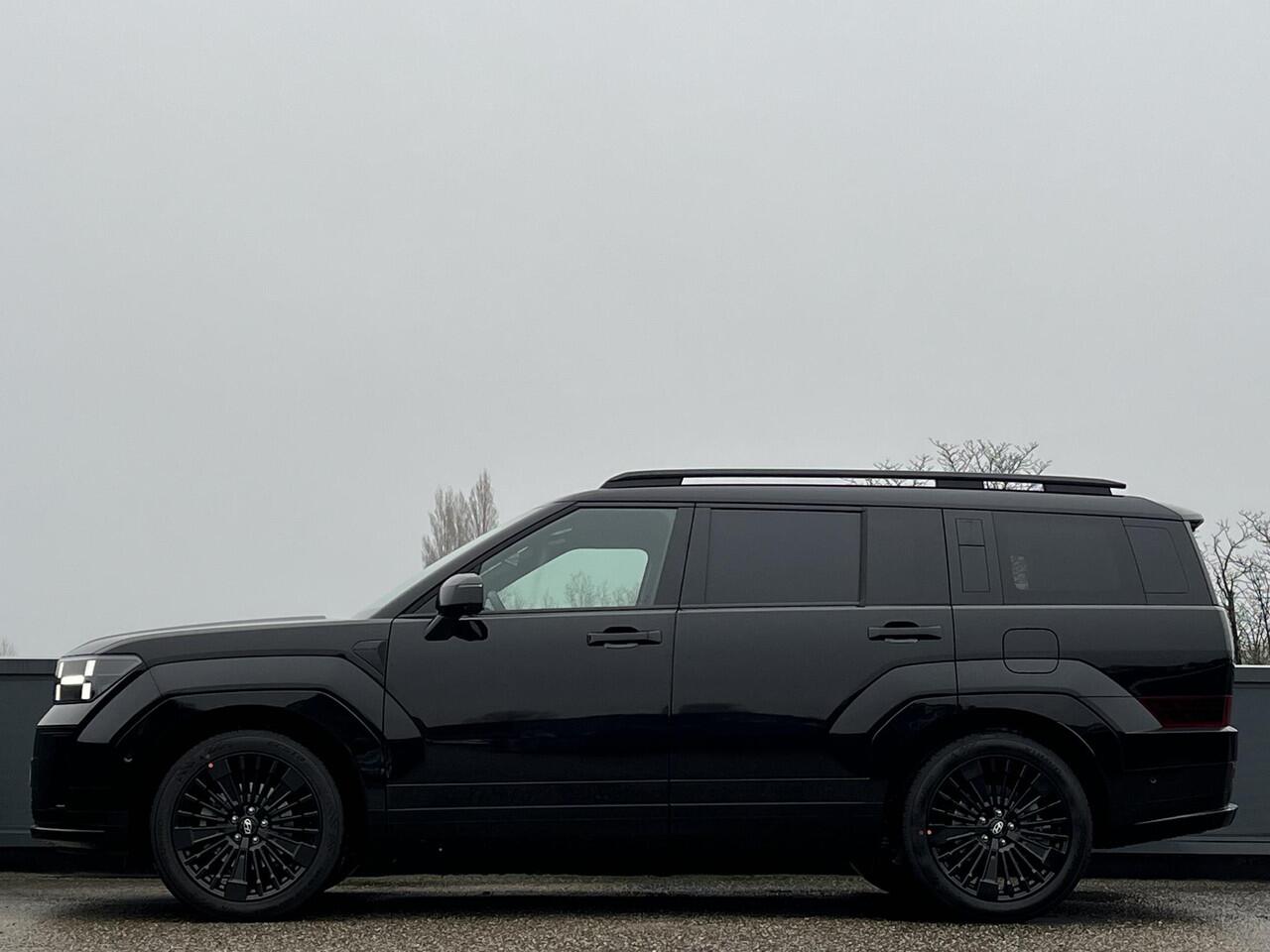 Hyundai SANTA FE Black Line 1.6 T-GDI PHEV 252pk 4WD | 7-PERSOONS | LEDEREN BEKLEDING INCL MEMORY | BLACK PACK | BLIND-SPOT VIEW MONITOR | 20'' LMV DARK TONE LM-VELGEN | BOSE AUDIO |