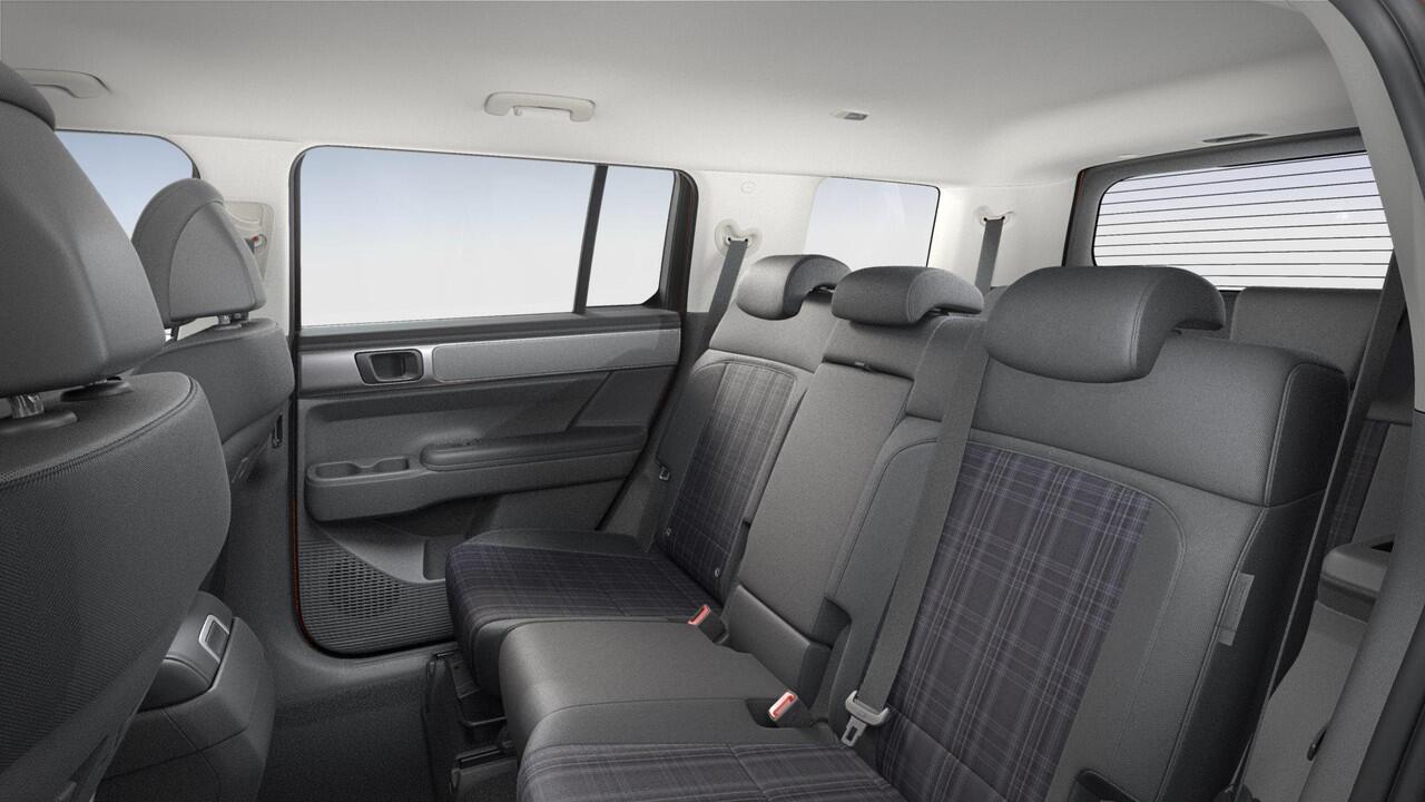 Hyundai SANTA FE 1.6 T-GDI HEV Comfort 7p. /Incl. ¤2500,- inruilvoordeel / Navigatie / Apple & Android carplay / Airco / Achteruitrijcamera / levertijd 3 maanden /