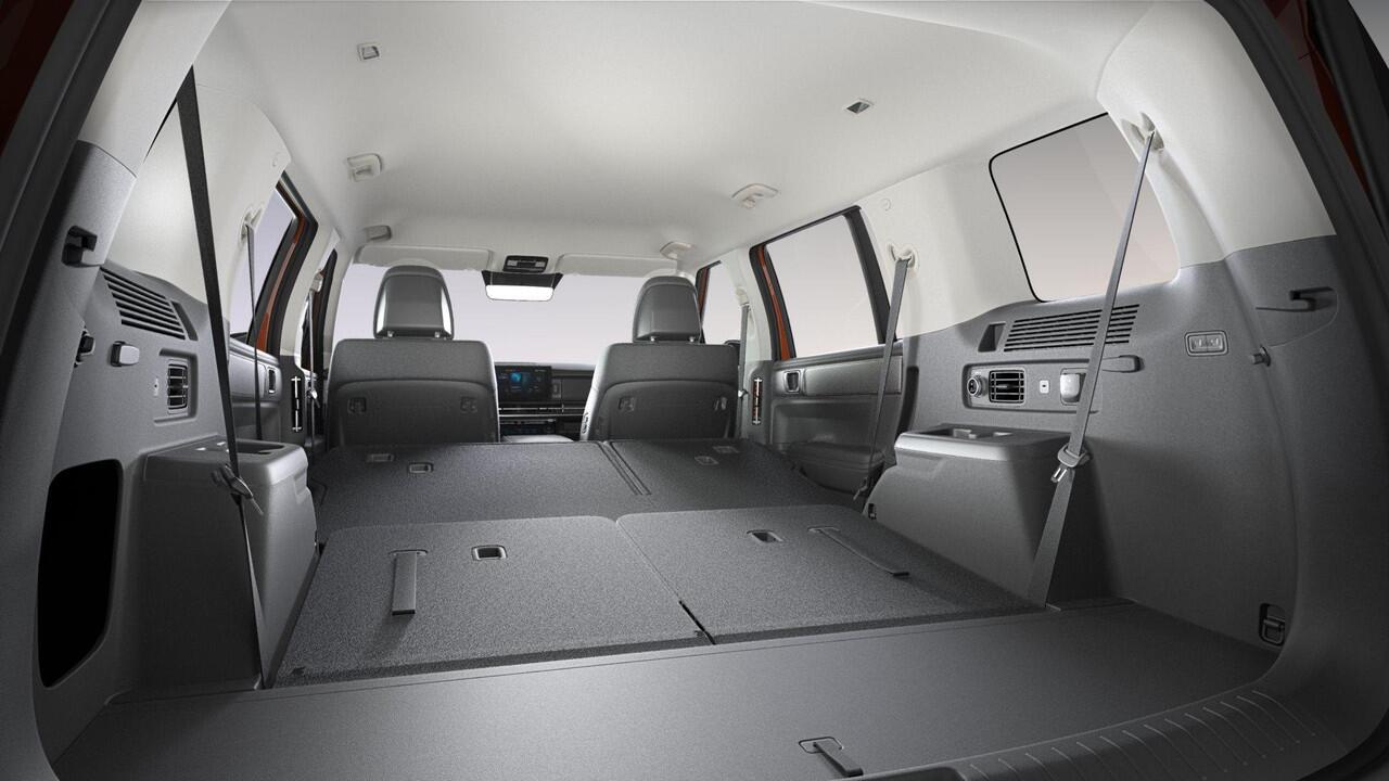 Hyundai SANTA FE 1.6 T-GDI HEV Comfort 7p. /Incl. ¤2500,- inruilvoordeel / Navigatie / Apple & Android carplay / Airco / Achteruitrijcamera / levertijd 3 maanden /