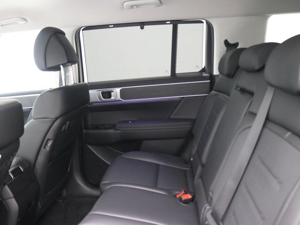 Hyundai SANTA FE 1.6 T-GDI PHEV Comfort Smart 4WD 7p. / 7 persoons / Navigatie / 1010KG Trekgewicht / Keyless Entry & Start&Go / Achteruitrijcamera / Parkeersensoren / Full Option /