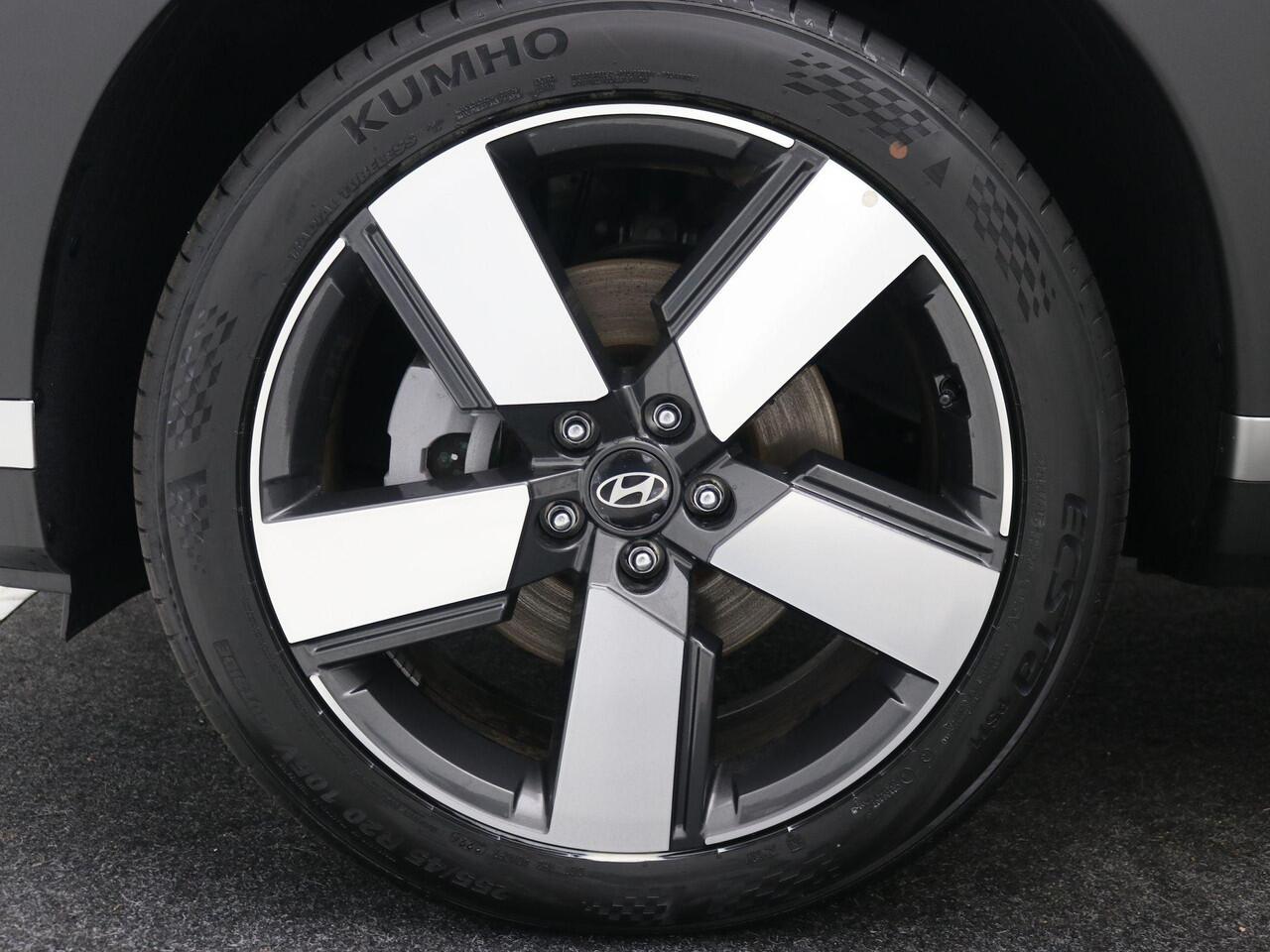 Hyundai SANTA FE 1.6 T-GDI PHEV Comfort Smart 4WD 7p. / 7 persoons / Navigatie / 1010KG Trekgewicht / Keyless Entry & Start&Go / Achteruitrijcamera / Parkeersensoren / Full Option /