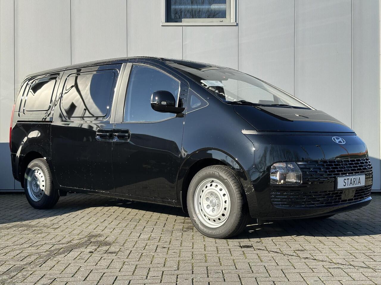 Hyundai Staria 1.6 T-GDI HEV / Navigatie / Climate Control / Zijwind Assistent / DAB Radio / Achteruitrijcamera /