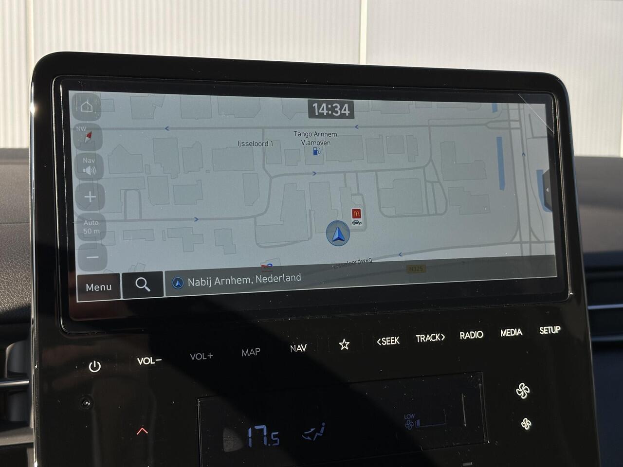 Hyundai Staria 1.6 T-GDI HEV / Navigatie / Climate Control / Zijwind Assistent / DAB Radio / Achteruitrijcamera /