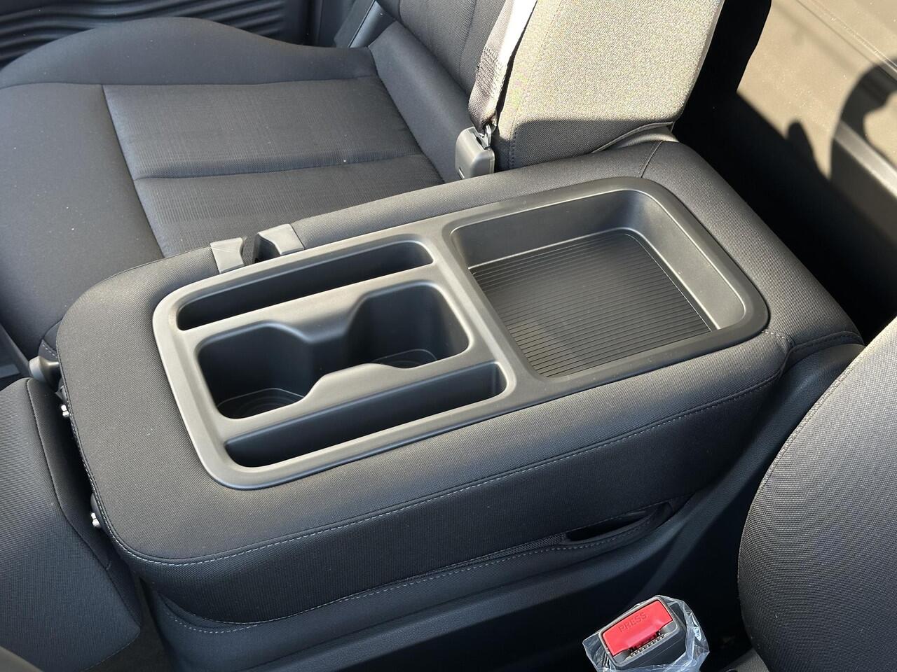 Hyundai Staria 1.6 T-GDI HEV / Navigatie / Climate Control / Zijwind Assistent / DAB Radio / Achteruitrijcamera /