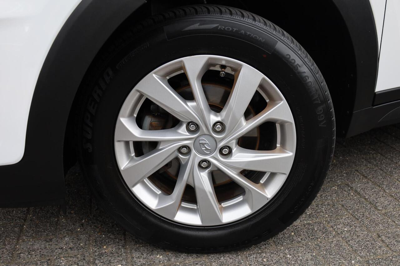 Hyundai TUCSON 1.6 GDI Comfort CAMERA CARPLAY STOELVERWARMING NAVI DAB CRUISE CLIMA HILL-HOLD START-STOP PDC 17''LMV