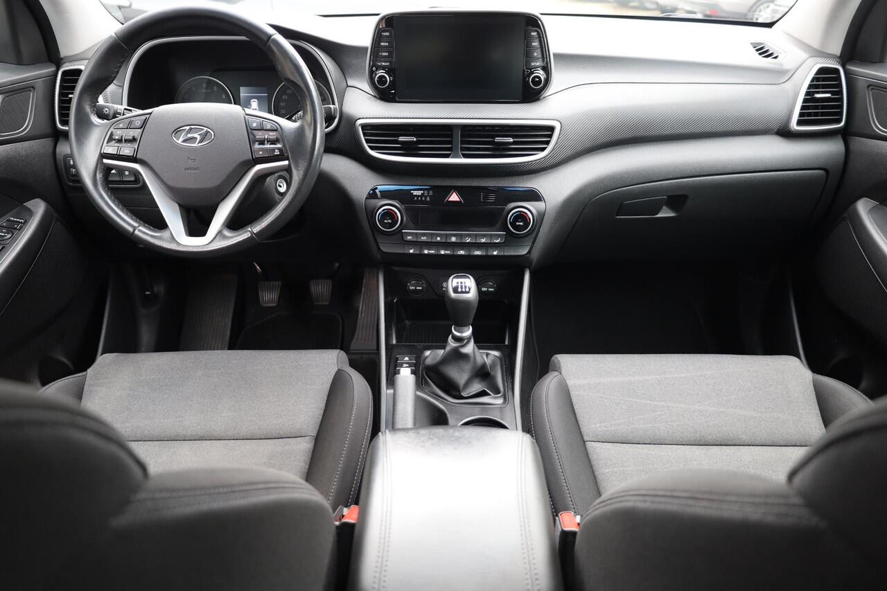 Hyundai TUCSON 1.6 GDI Comfort CAMERA CARPLAY STOELVERWARMING NAVI DAB CRUISE CLIMA HILL-HOLD START-STOP PDC 17''LMV