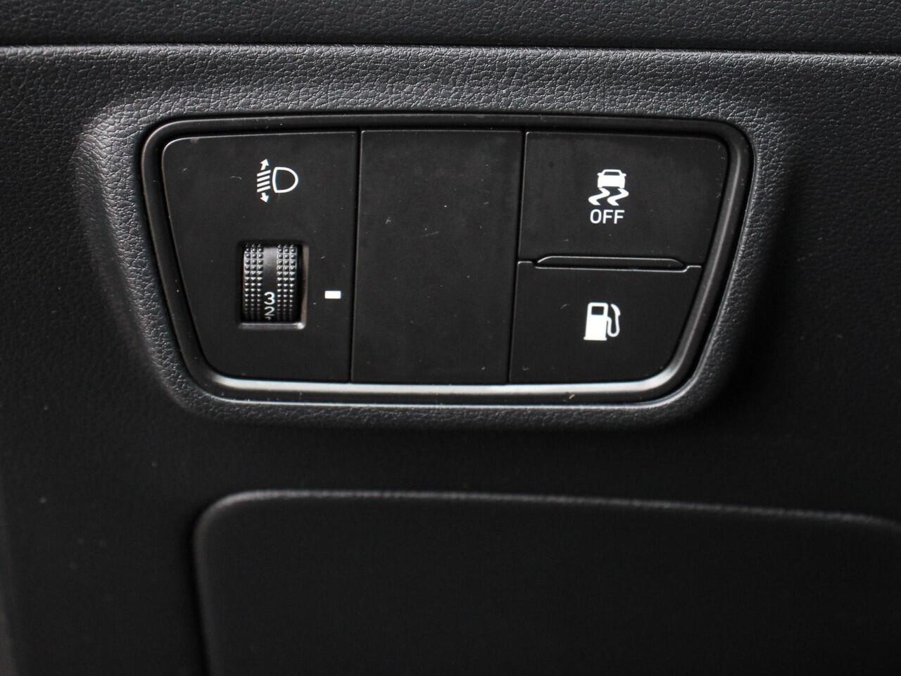 Hyundai TUCSON 1.6 T-GDI PHEV Comfort 4WD Climate control Cruise control Parkeersensoren achter Achteruitrij camera Navigatie LED Apple Carplay/ Android Auto