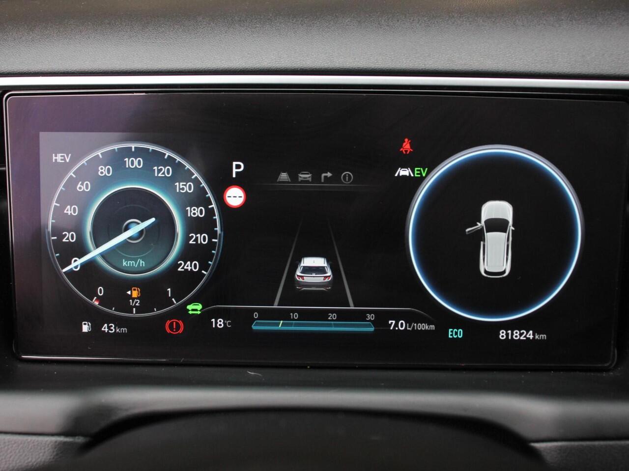 Hyundai TUCSON 1.6 T-GDI PHEV Comfort 4WD Climate control Cruise control Parkeersensoren achter Achteruitrij camera Navigatie LED Apple Carplay/ Android Auto