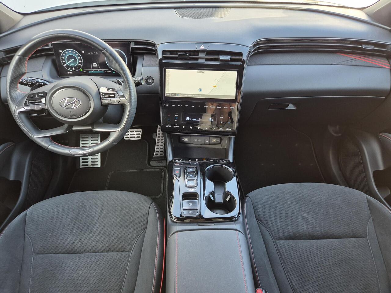 Hyundai TUCSON 1.6 T-GDI PHEV N Line 4WD Automaat / Rondomzicht camera / Apple Carplay Android Auto / Adaptief cruise control / Trekgewicht 1350 Kg / Stuur- en Stoelverwarming / Elektrisch bedienbare stoelen - achterklep /