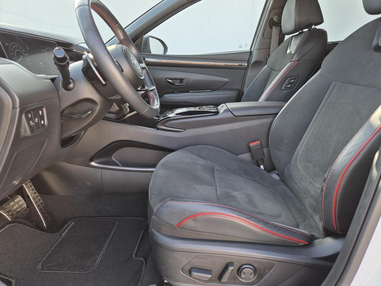 Hyundai TUCSON 1.6 T-GDI PHEV N Line 4WD Automaat / Rondomzicht camera / Apple Carplay Android Auto / Adaptief cruise control / Trekgewicht 1350 Kg / Stuur- en Stoelverwarming / Elektrisch bedienbare stoelen - achterklep /