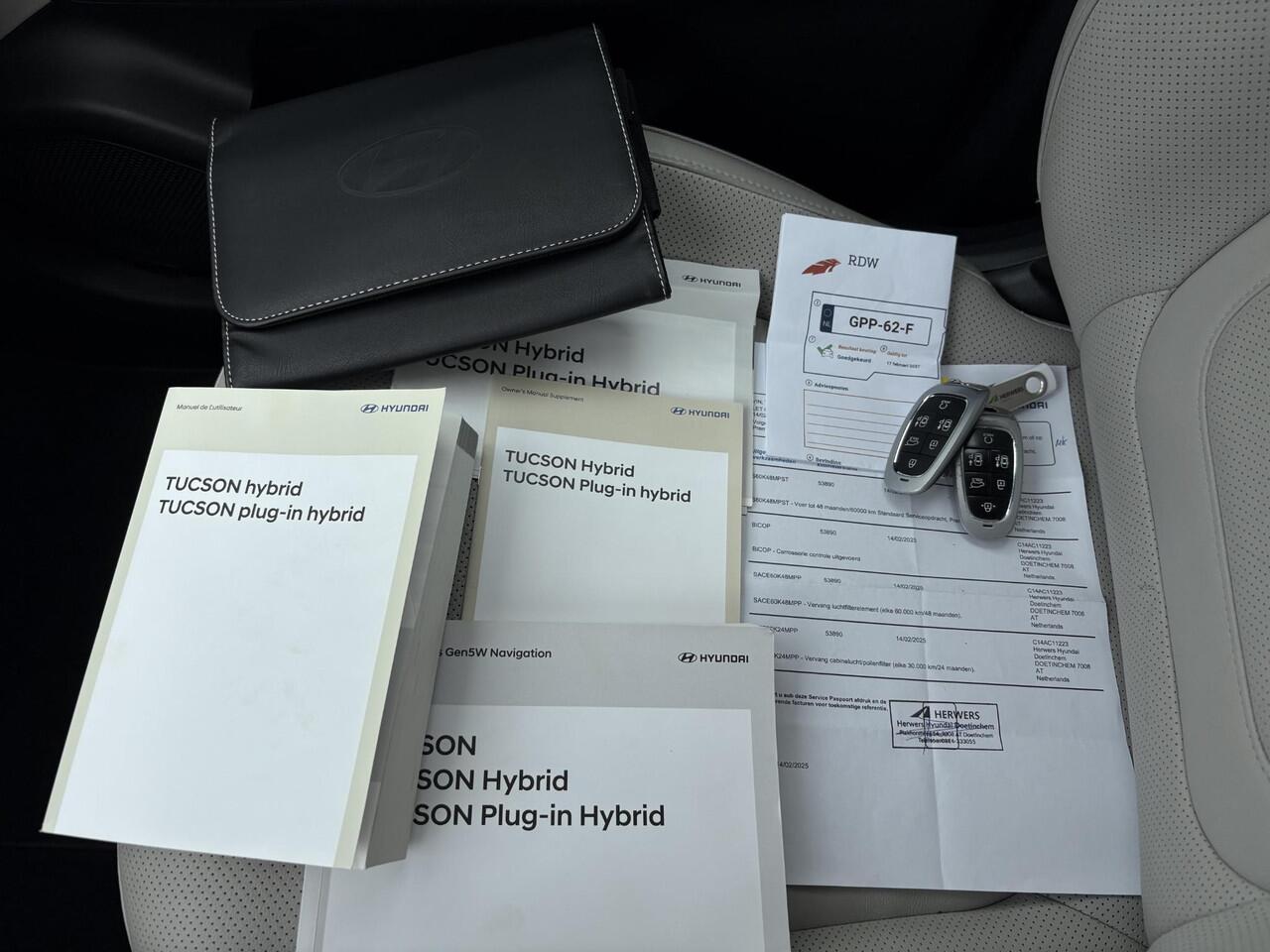 Hyundai TUCSON 1.6 T-GDI PHEV Premium Sky 4WD / Airco / Cruise Control / Apple carplay/Android Auto / Stoelverwarming voor en achter / Stoelverkoeling /