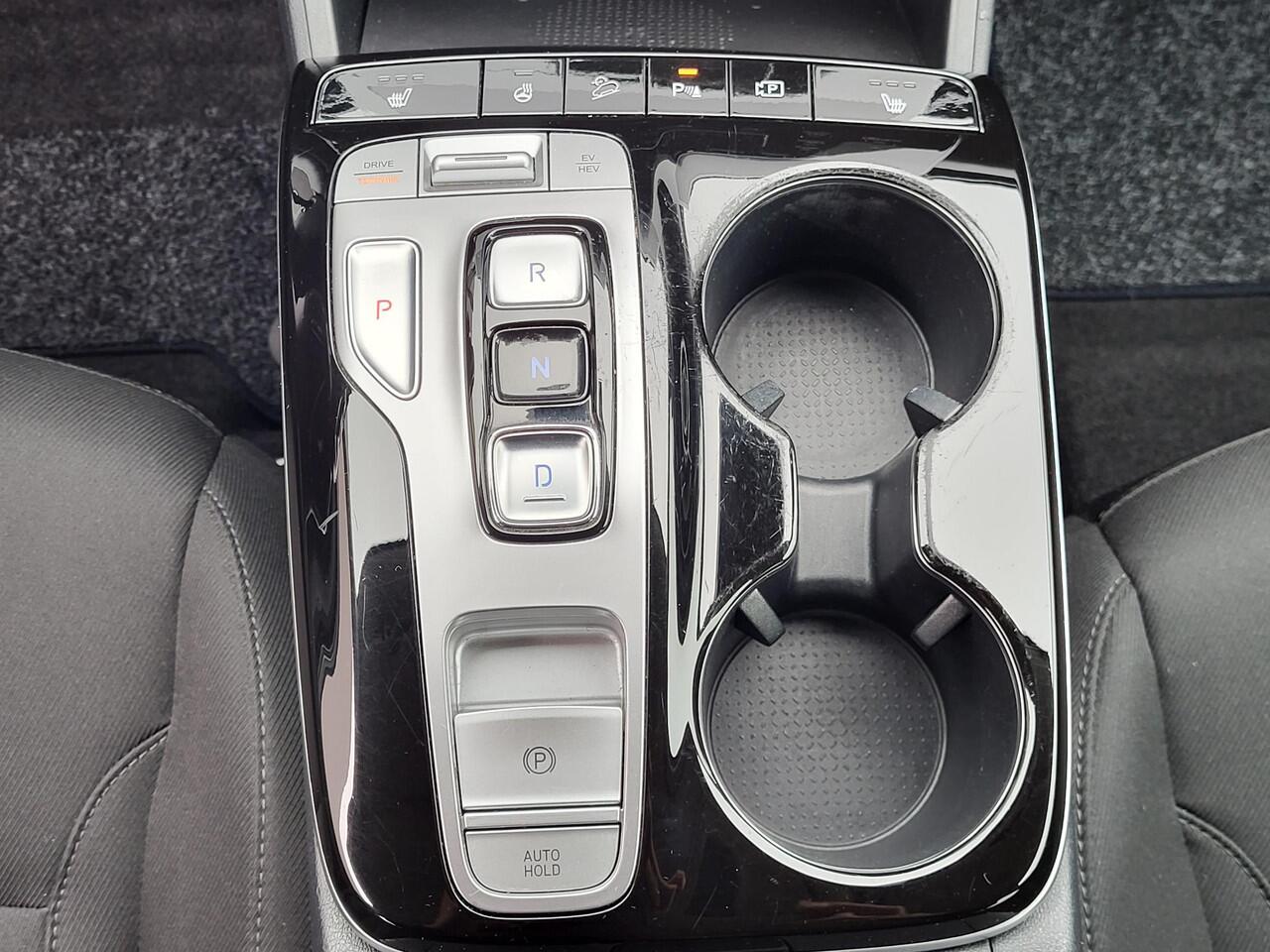 Hyundai TUCSON 1.6 T-GDI PHEV Comfort Smart 4WD Automaat / Apple Carplay Android auto / Stuur-, en Stoelverwarming / Trekgewicht 1350 kg / Achteruitrijcamera / Keyless Entry/Start / Adaptief CC / Elektrische achterklep /