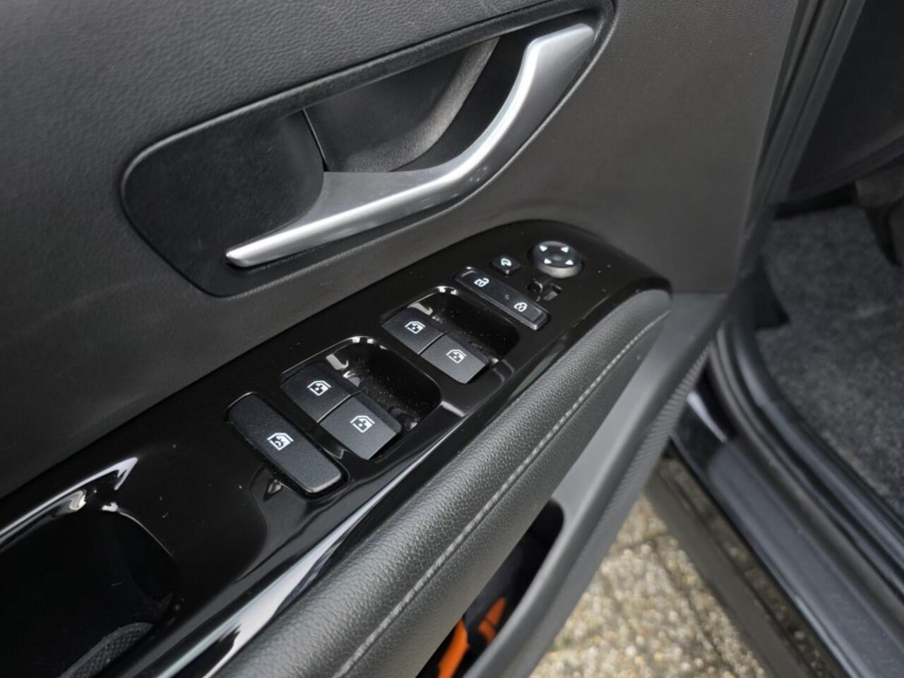 Hyundai TUCSON 1.6 T-GDI PHEV COMFORT SKY