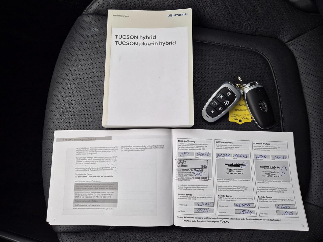 Hyundai TUCSON 1.6 T-GDI HEV 230 PK Premium / Duurste uitvoering / Trekgewicht 1650 kg / Apple Carplay Android Auto / Stuur- en Stoelverwarming / Rondomzicht camera / Climate Control / Stoelventilatie voor /