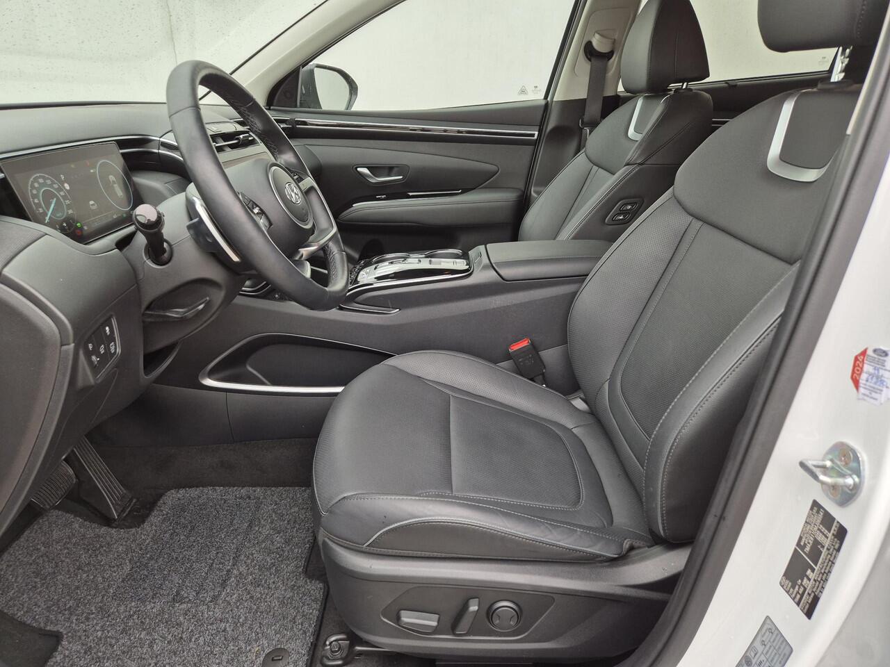 Hyundai TUCSON 1.6 T-GDI HEV 230 PK Premium / Duurste uitvoering / Trekgewicht 1650 kg / Apple Carplay Android Auto / Stuur- en Stoelverwarming / Rondomzicht camera / Climate Control / Stoelventilatie voor /