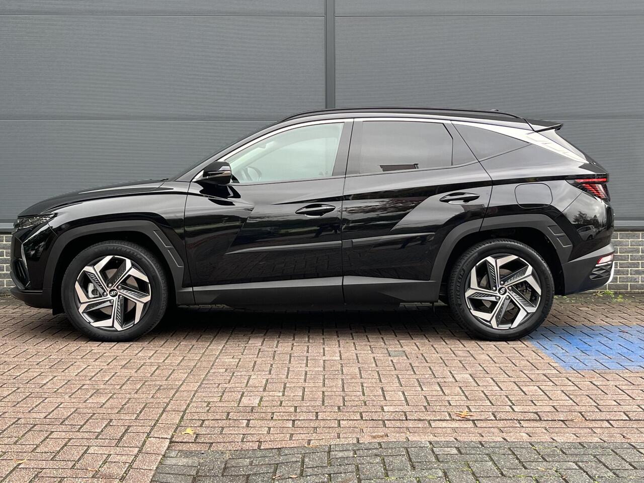 Hyundai TUCSON 1.6 T-GDI PHEV Comfort 4WD / Dealer onderhouden / Navigatie / Apple carplay & Android auto / Stoelverwarming / Adaptieve cruise control / Climate control / 19" Licht metalenvelgen /