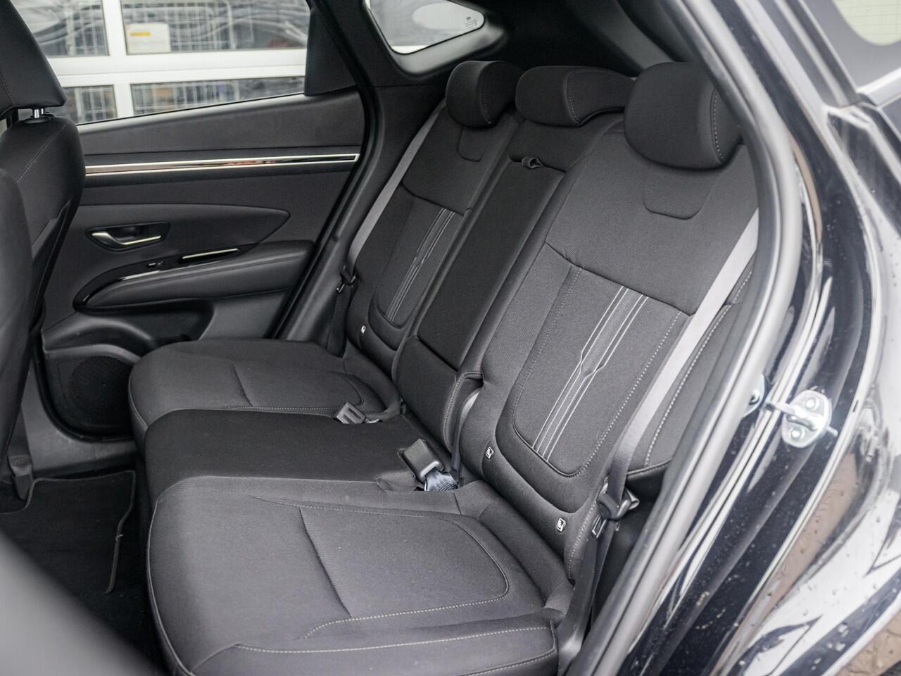 Hyundai TUCSON 1.6 T-GDI PHEV Comfort Smart 4WD l Stoel Stuurverwarming l Navigatie l Android auto en Apple Carplay l Trekhaak