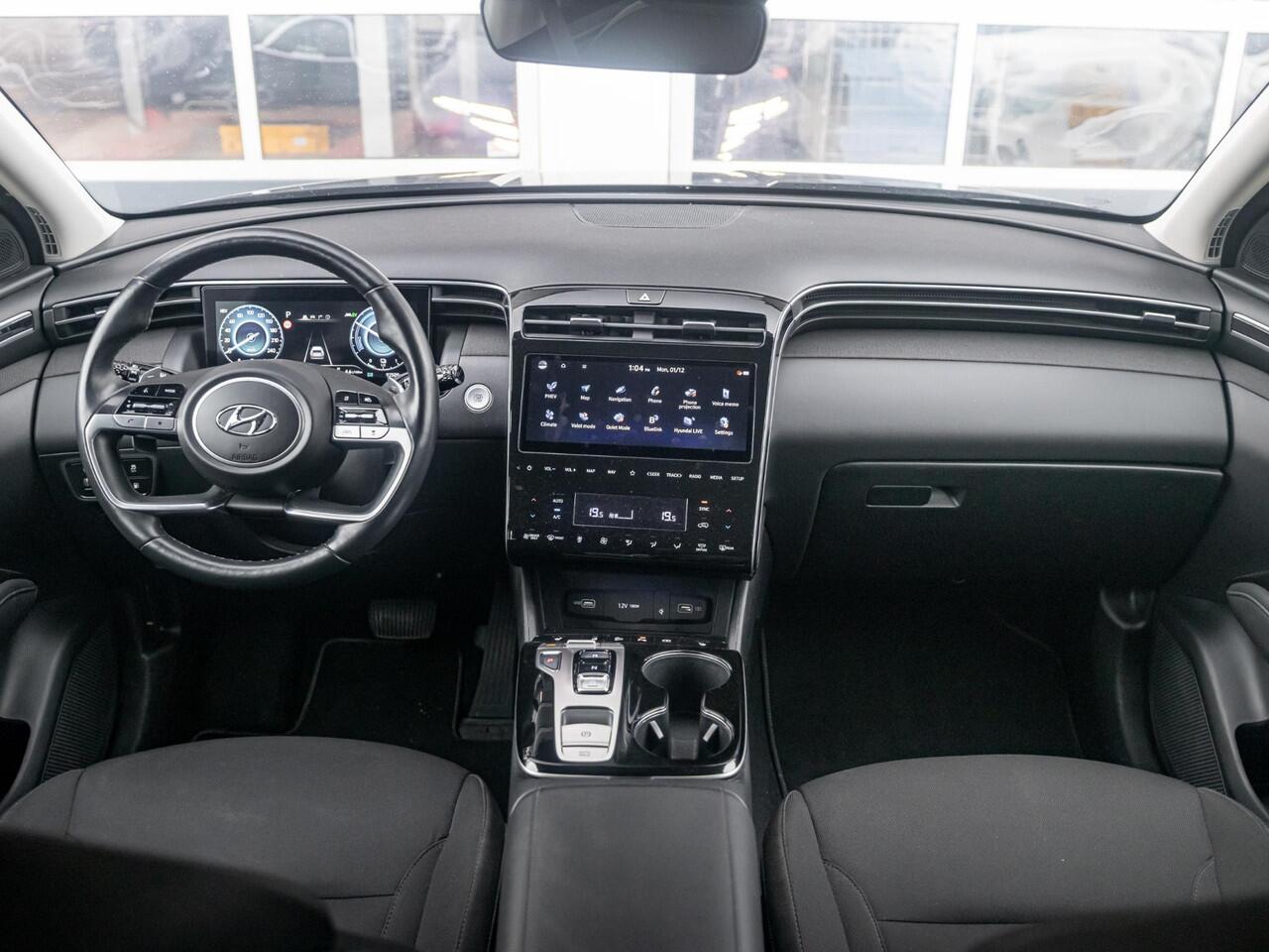 Hyundai TUCSON 1.6 T-GDI PHEV Comfort Smart 4WD l Stoel Stuurverwarming l Navigatie l Android auto en Apple Carplay l Trekhaak