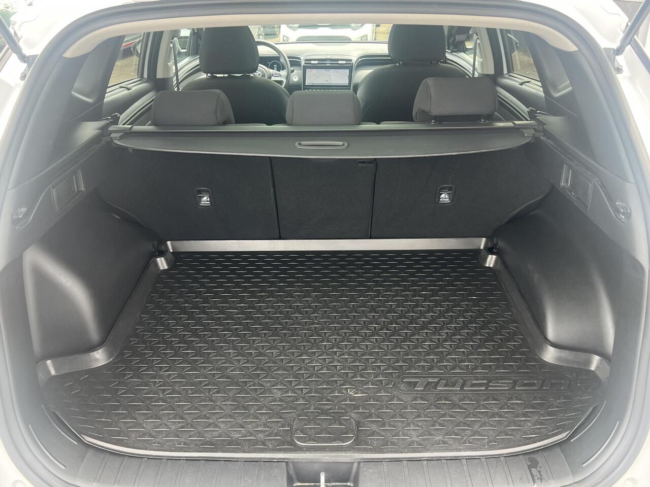 Hyundai TUCSON 1.6 T-GDI PHEV Premium Edition Sky 4WD 4WD Schuif/kanteldak, Navigatie, Stoelverwarming, Parkeersensoren voor + Achter, Dodehoekdetectie, Climate control, BTW-Auto