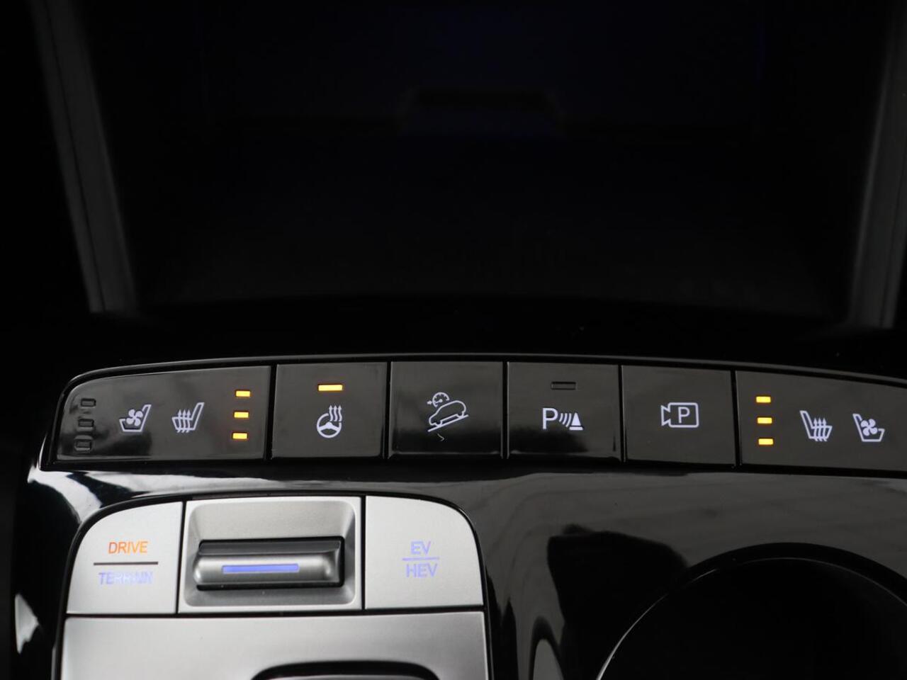 Hyundai TUCSON 1.6 T-GDI PHEV Premium Sky 4WD | Panoramadak | Stoelventilatie | Leder | 360 Camera | Adaptive cruise | Memory | Achterbankverwarming | Carplay | Full LED | Navigatie | Plug In