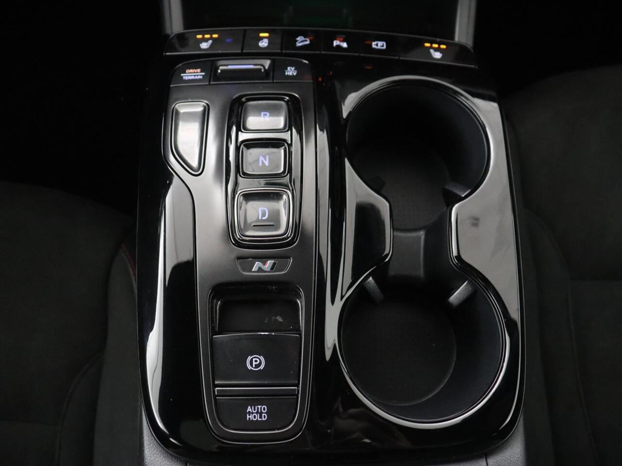 Hyundai TUCSON 1.6 T-GDI PHEV N Line Sky 4WD | Panoramadak | Stoelverwarming | Leder/Alcantara | Camera | Adaptive cruise | Carplay | Full LED | Stuurverwarming | Keyless | Plug In