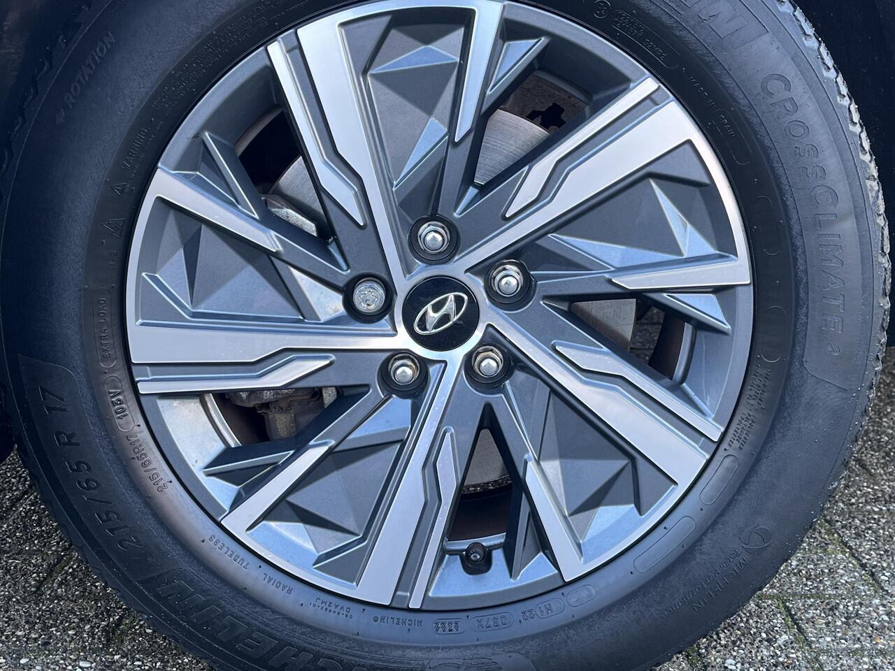 Hyundai TUCSON 1.6 T-GDI HEV Comfort / airco (automatisch)/ Apple Carplay/Android Auto / cruise control adaptief met Stop&Go / navigatiesysteem full map /