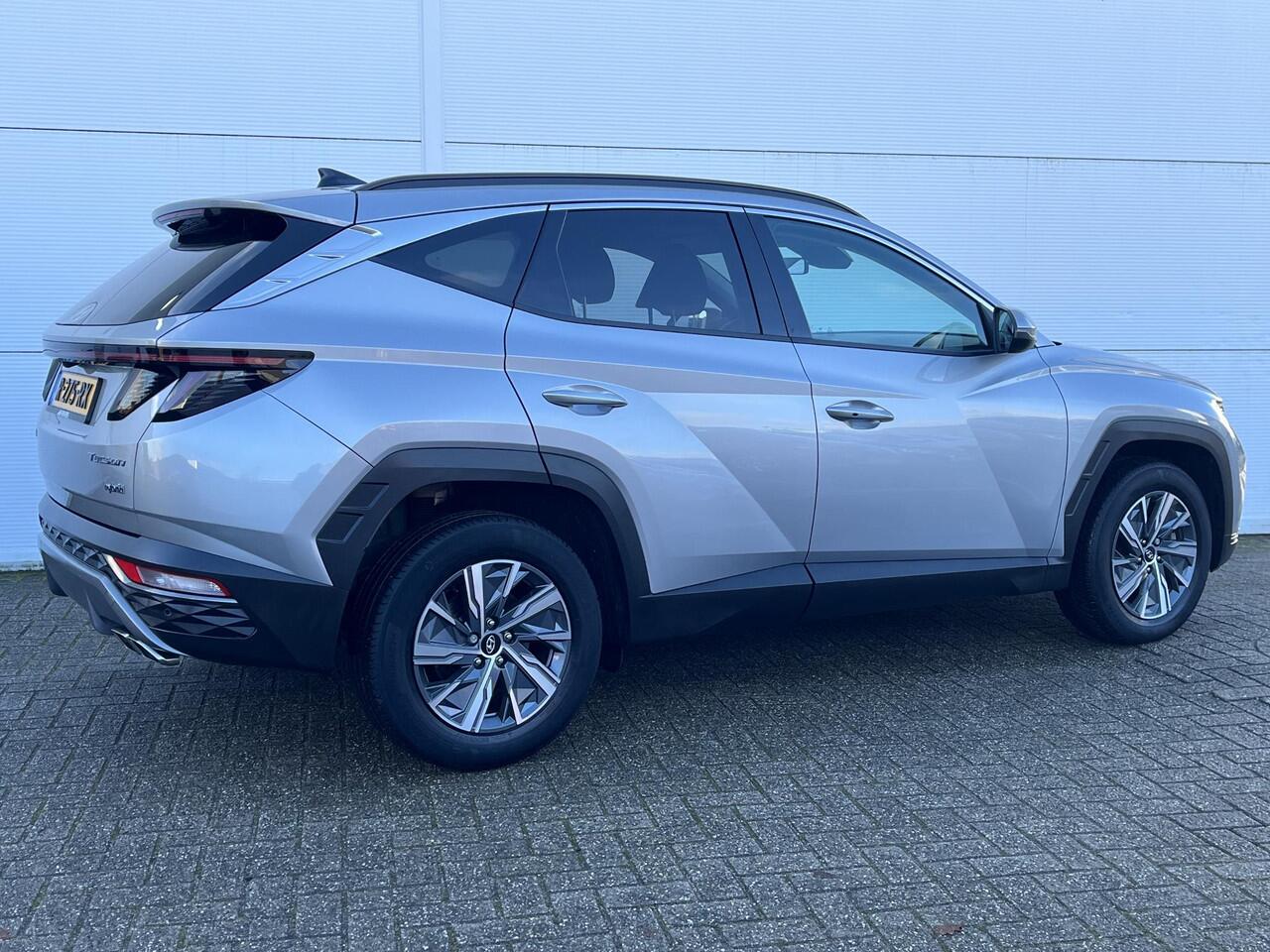 Hyundai TUCSON 1.6 T-GDI HEV Comfort / airco (automatisch)/ Apple Carplay/Android Auto / cruise control adaptief met Stop&Go / navigatiesysteem full map /