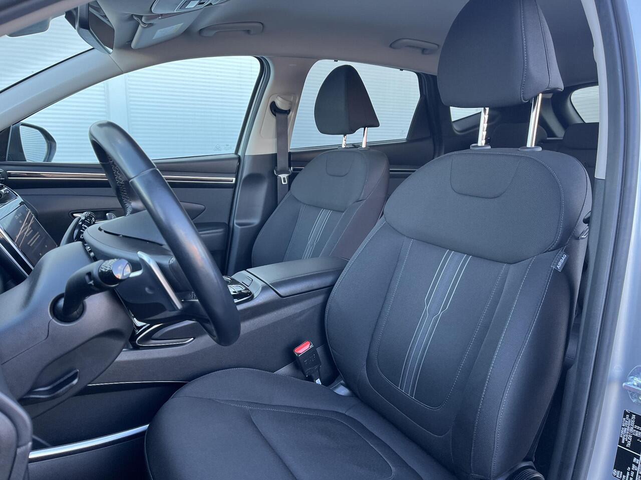 Hyundai TUCSON 1.6 T-GDI HEV Comfort / airco (automatisch)/ Apple Carplay/Android Auto / cruise control adaptief met Stop&Go / navigatiesysteem full map /