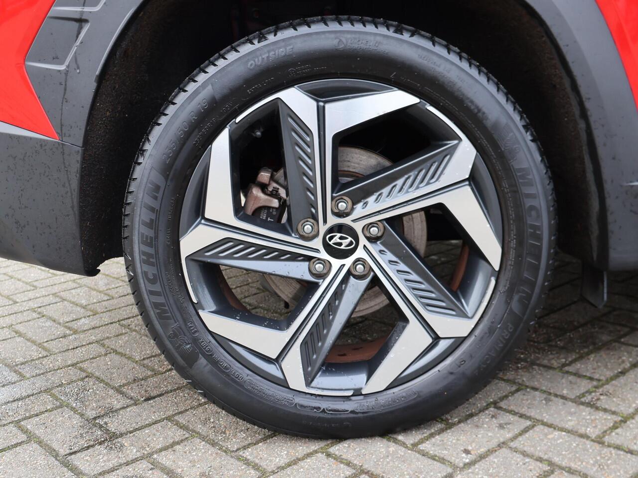 Hyundai TUCSON 1.6 T-GDI PHEV 265 PK AUT. 4WD + TREKHAAK | CAMERA | 19 INCH | ADAPTIVE CRUISE | STOELVERW. | CARPLAY