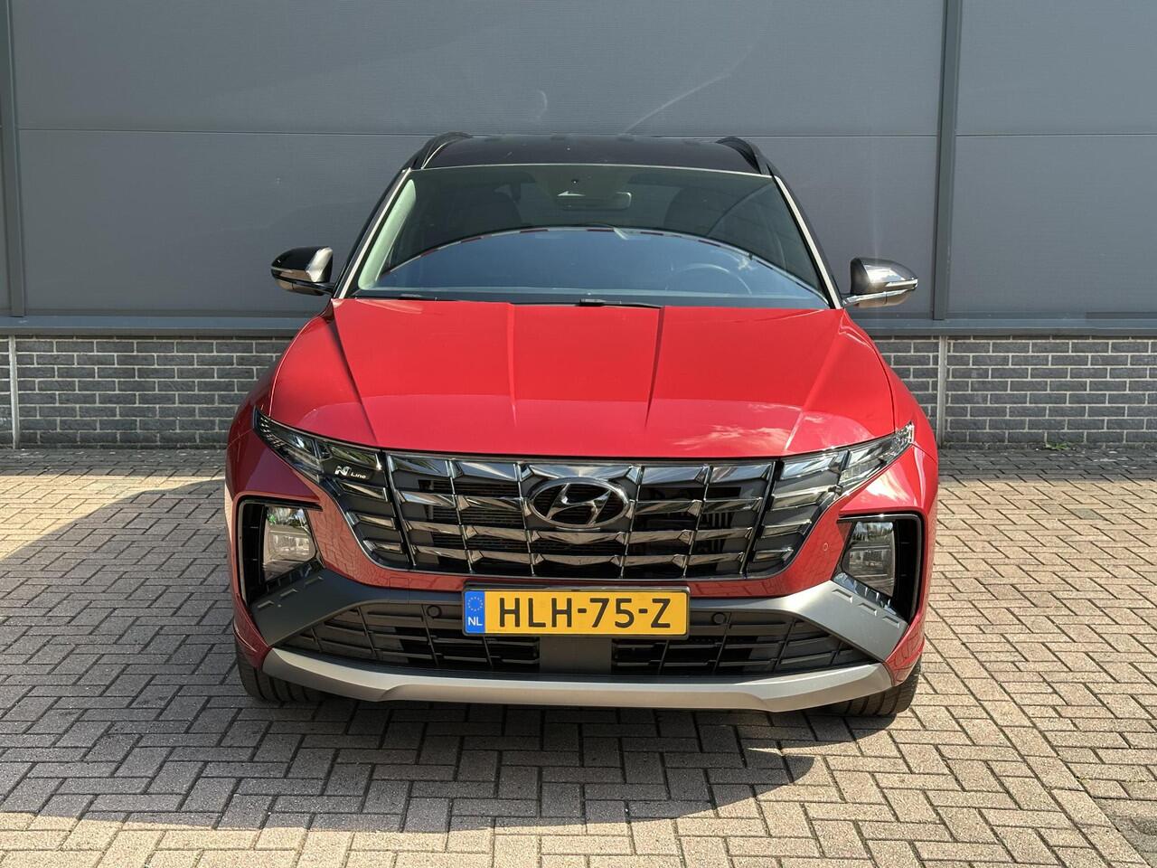 Hyundai TUCSON 1.6 T-GDI PHEV N Line 4WD / tot 10-2026 Fabrieksgarantie / Dealer onderhouden / Trekgewicht 1.350 Kg / Accu SoH 100% / Camera / Adaptief CC / Stuur- en Stoelverwarming / Elektrische klep / Apple Carplay Android Auto /