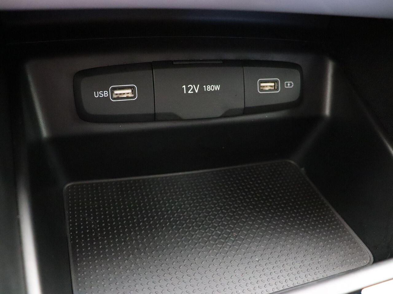 Hyundai TUCSON 1.6 T-GDI MHEV Comfort | Voorstoelen Verwarmd | Cruise Control Adaptief | 1650kg Trekgewicht | Apple Carplay & Android Auto |