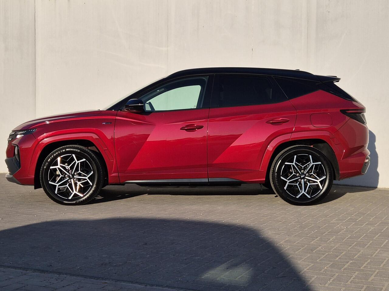 Hyundai TUCSON 1.6 T-GDI PHEV Plug-in N Line Edition 4WD Automaat / Trekgewicht 1350 kg / Apple Carplay Android Auto / Elektrische bedienbare achterklep / Achteruitrijcamera / Adaptief cruise control / Stuur-, en Stoelverwarming /