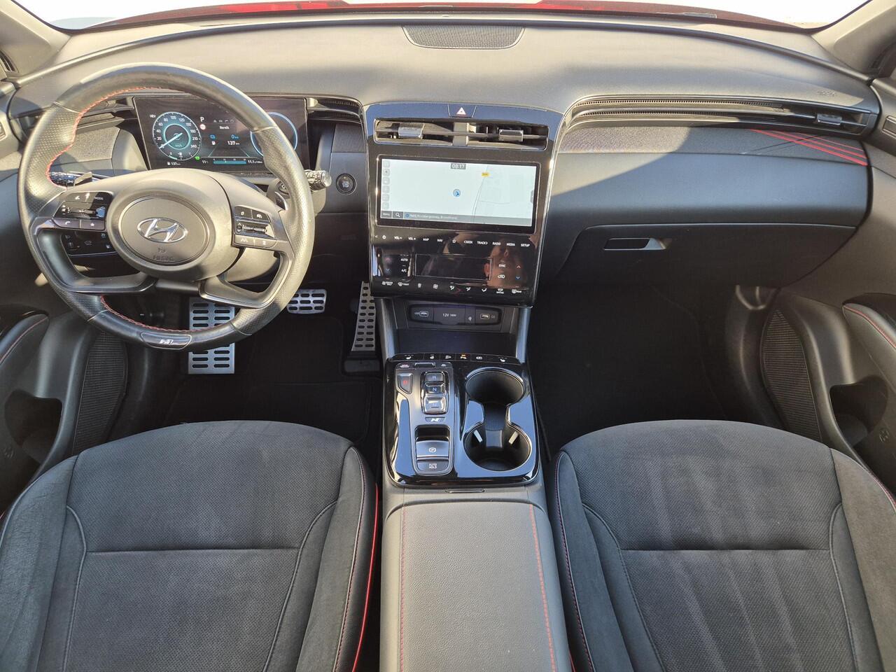 Hyundai TUCSON 1.6 T-GDI PHEV Plug-in N Line Edition 4WD Automaat / Trekgewicht 1350 kg / Apple Carplay Android Auto / Elektrische bedienbare achterklep / Achteruitrijcamera / Adaptief cruise control / Stuur-, en Stoelverwarming /