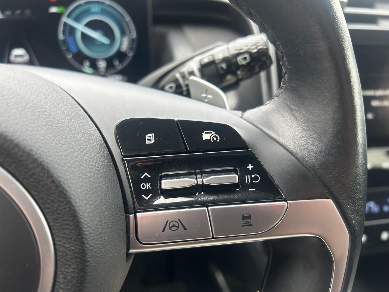 Hyundai TUCSON 1.6 T-GDI PHEV Comfort Smart 4WD / Premium Wielen / Apple carplay / Android auto / Stoel en Stuurwielverwarming / Dealer onderhouden / Elektrische Achterklep / Cruise Control Adaptief /