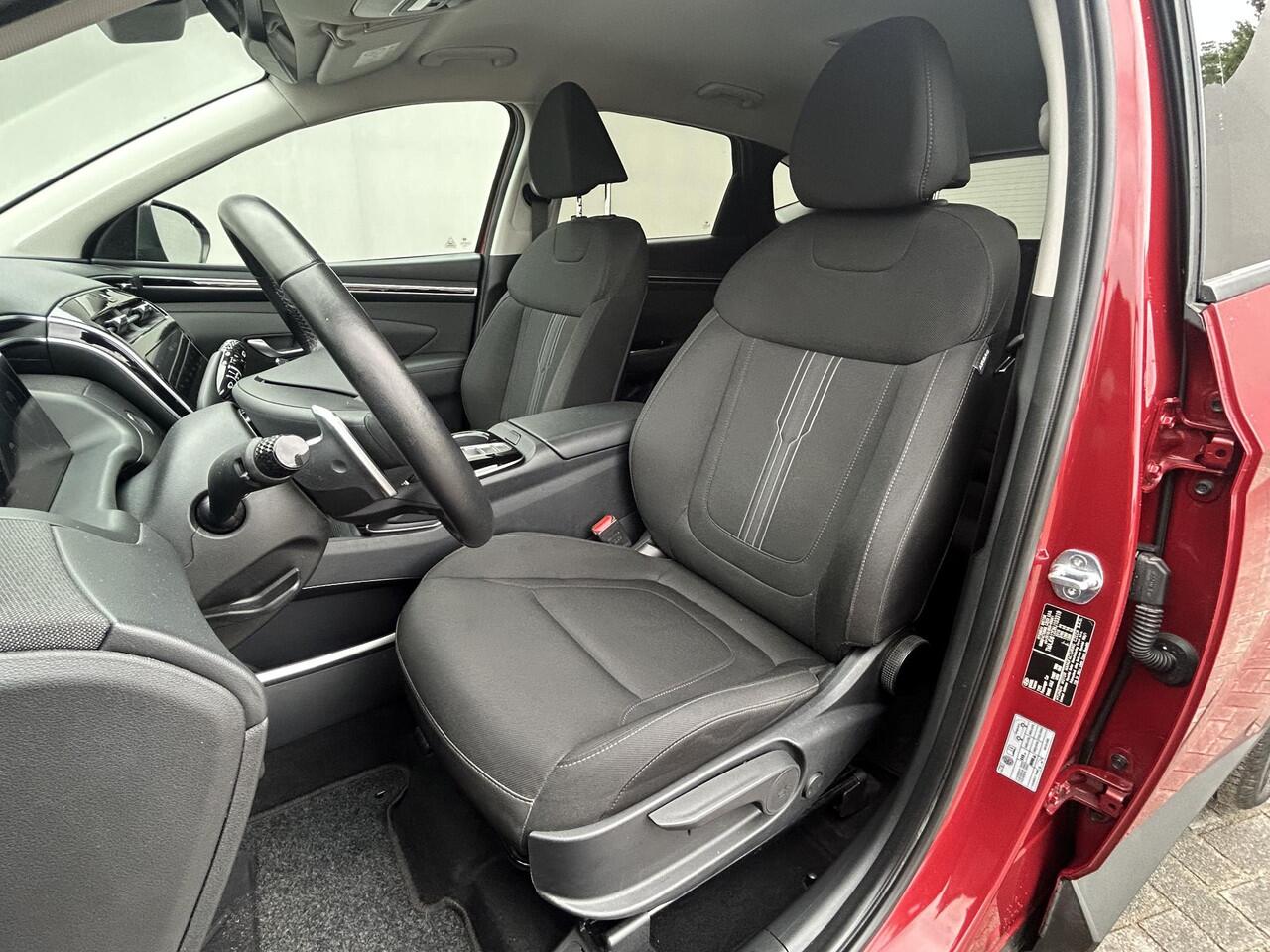 Hyundai TUCSON 1.6 T-GDI PHEV Comfort Smart 4WD / Premium Wielen / Apple carplay / Android auto / Stoel en Stuurwielverwarming / Dealer onderhouden / Elektrische Achterklep / Cruise Control Adaptief /