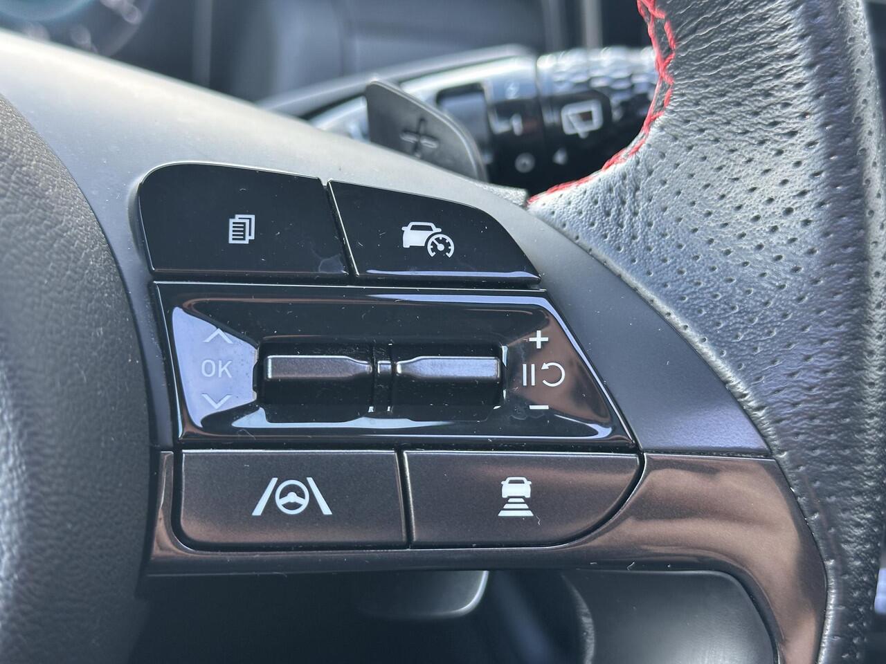 Hyundai TUCSON 1.6 T-GDI PHEV N Line Sky 4WD / Dealer onderhouden / Glazen schuif- en kanteldak / Stuur-, stoel- en achterbankverwarming / Trekgewicht 1350 kg / Stoelventilatie / Adaptief CC /